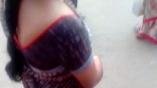 Tamil hot saree aunty hot view and deep cleavage in busstand