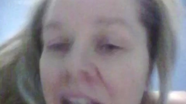 Sexyblomde sings Adele song