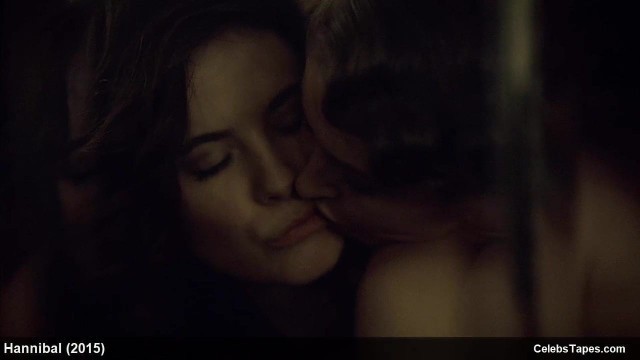 Caroline Dhavernas & Katharine Isabelle naked & erotic scene